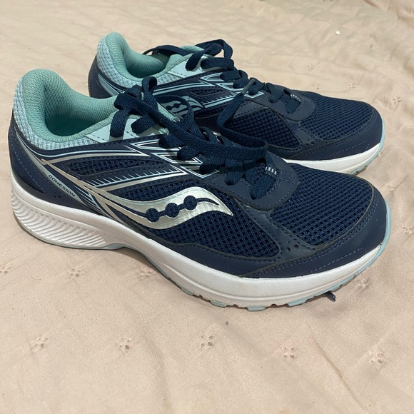 Running shoes - Picture 3 of 4